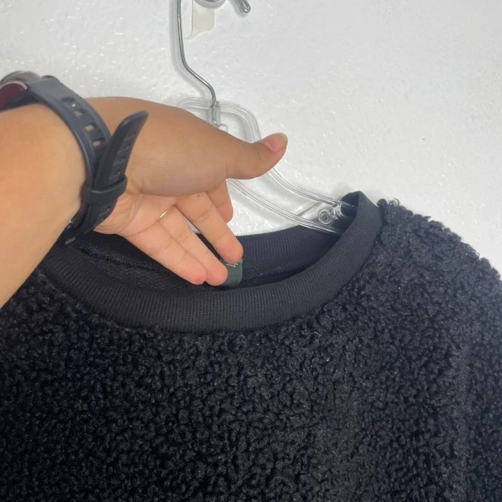 Wild Fable Black Sherpa Borg Fleece Cropped Sweatshirt Pullover Crew Neck Medium - Picture 10 of 12